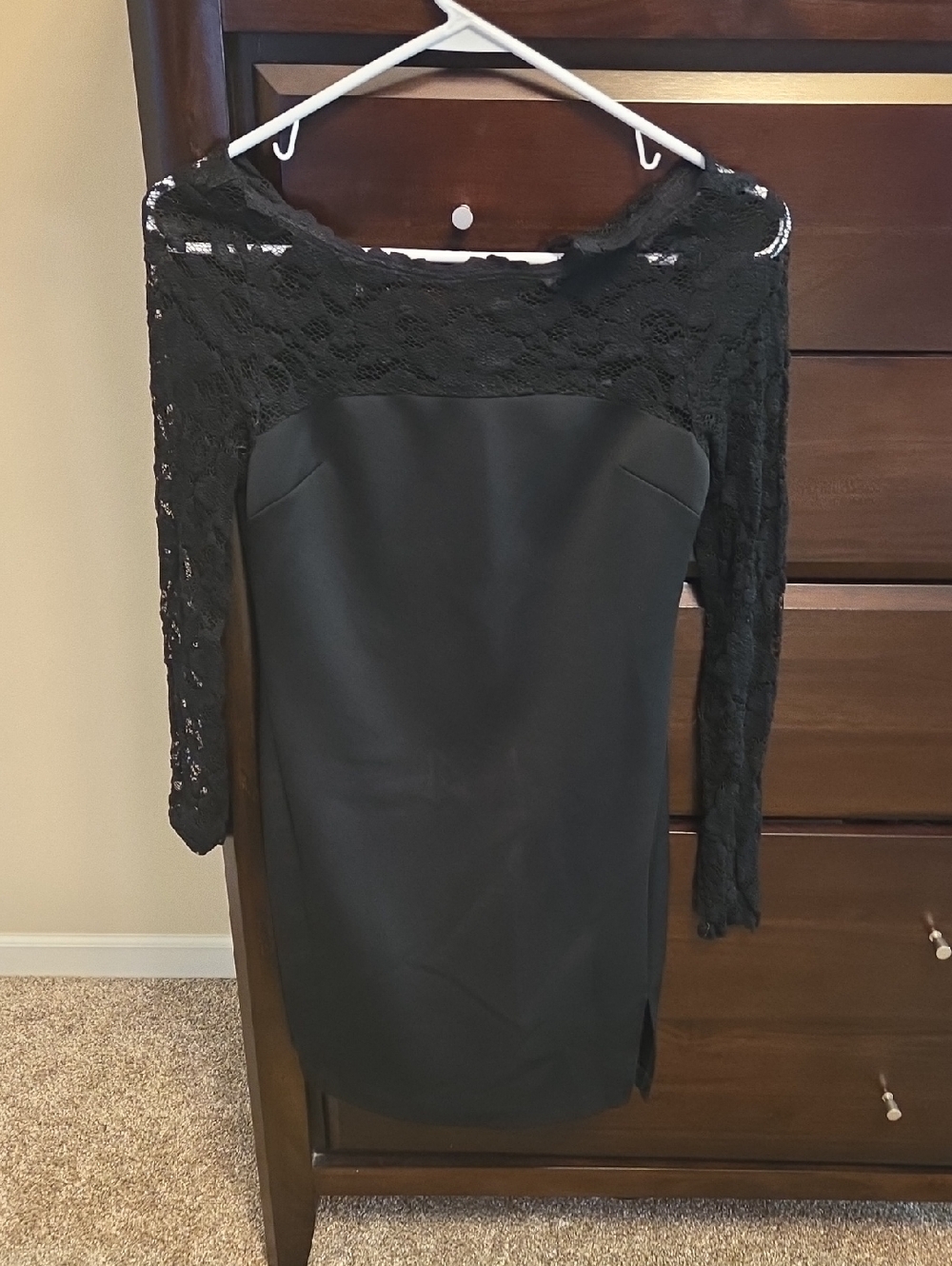 Slate & Willow Black Lace-Detail Long Sleeve Bodycon Dress